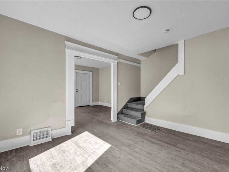 357 N Adams Street , Akron, OH 44304 Photo 8