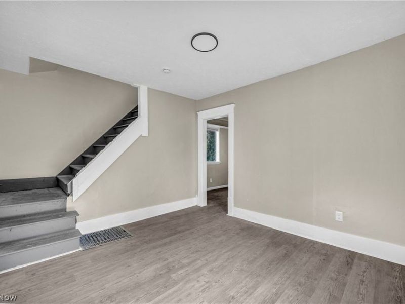 357 N Adams Street , Akron, OH 44304 Photo 9