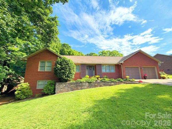 7029 Forest Hills Drive , Denver, NC 28037