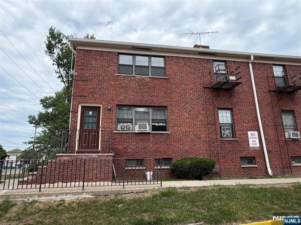 51 Essex B, MAYWOOD, NJ 07607
