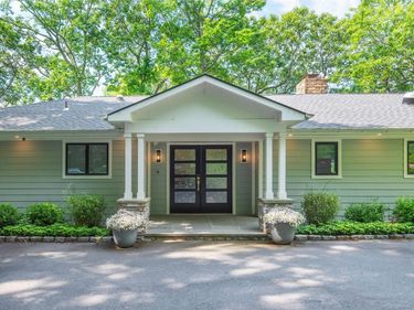45 Bell Circle , Port Jefferson, NY 11777