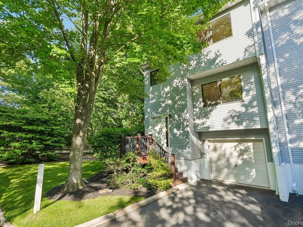 12 Evan Court, Nanuet, NY 10954