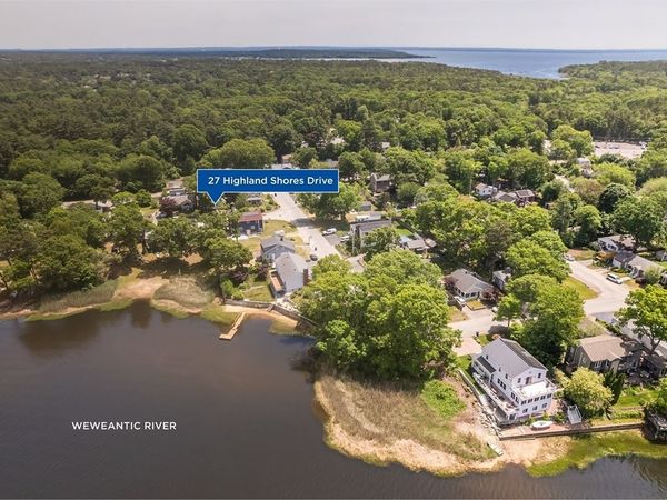 27 Highland Shores Dr, Wareham, MA 02571