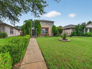 10320 Carolina Oaks Drive, Dallas, TX 75227
