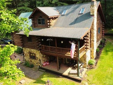 5906 Schilling Hill Road NW, New Philadelphia, OH 44663