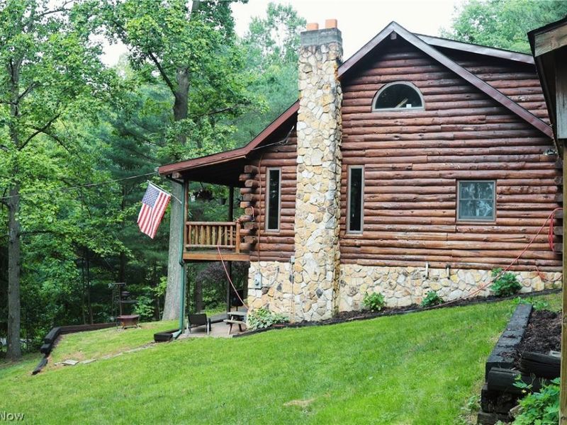 5906 Schilling Hill Road NW, New Philadelphia, OH 44663 Photo 3