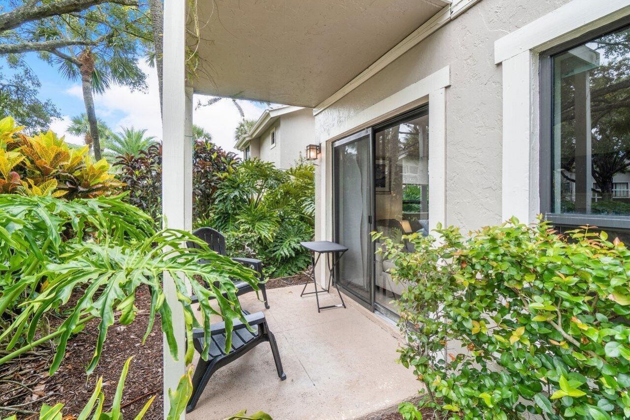 11863 Wimbledon Circle, Unit 427, Wellington, FL 33414 Photo