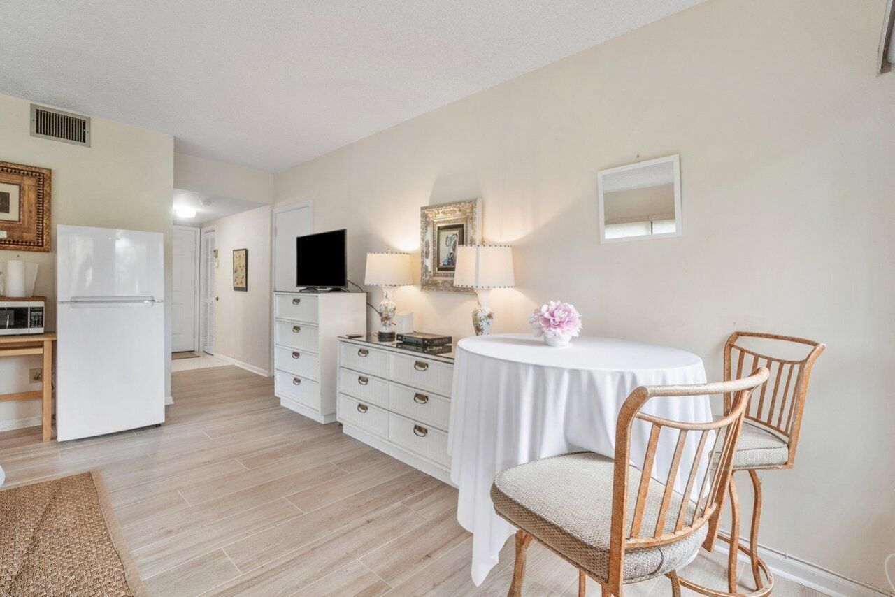 11863 Wimbledon Circle, Unit 427, Wellington, FL 33414 Photo
