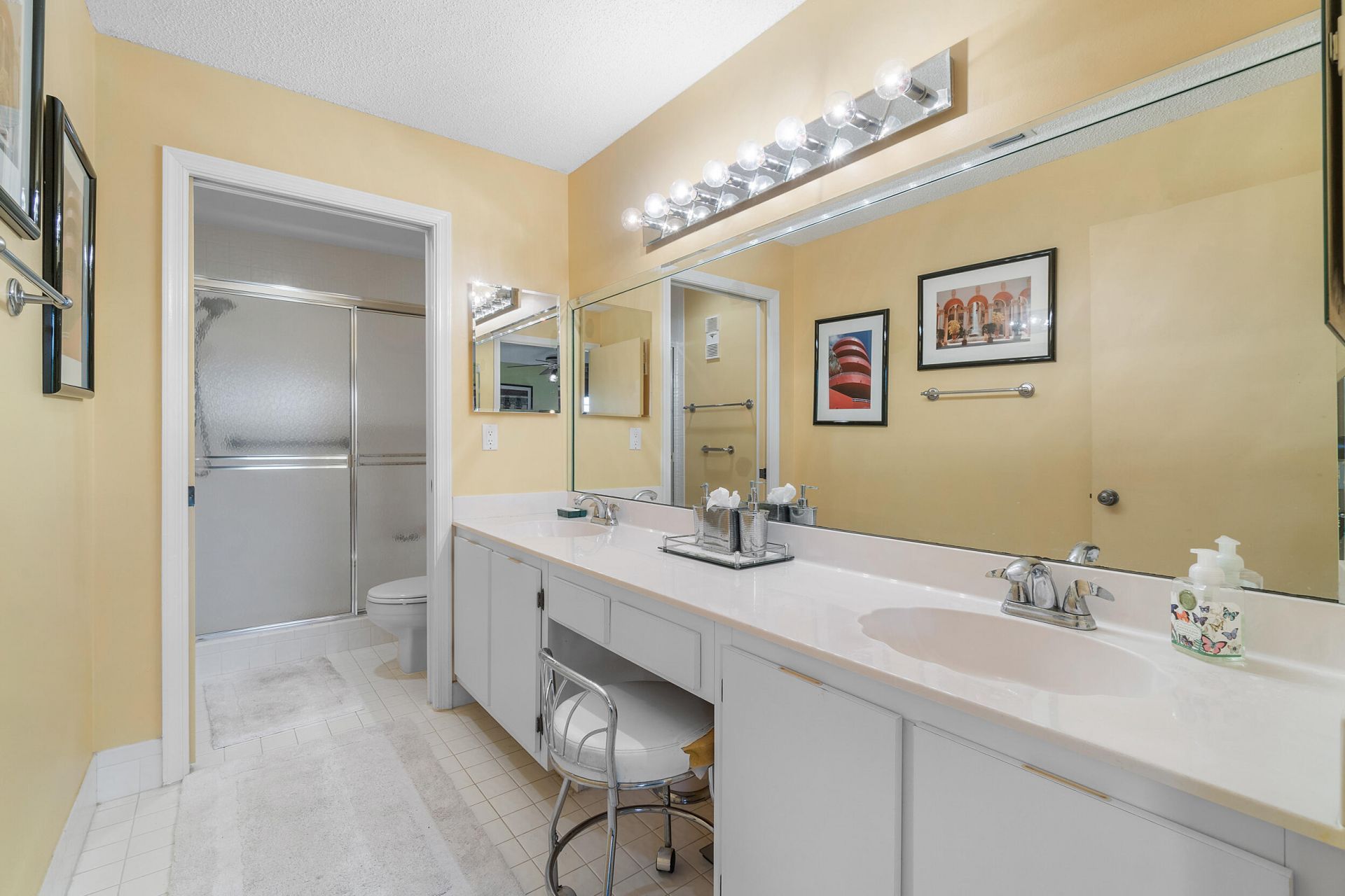 9829 Seacrest Circle, Unit 202, Boynton Beach, FL 33437 Photo
