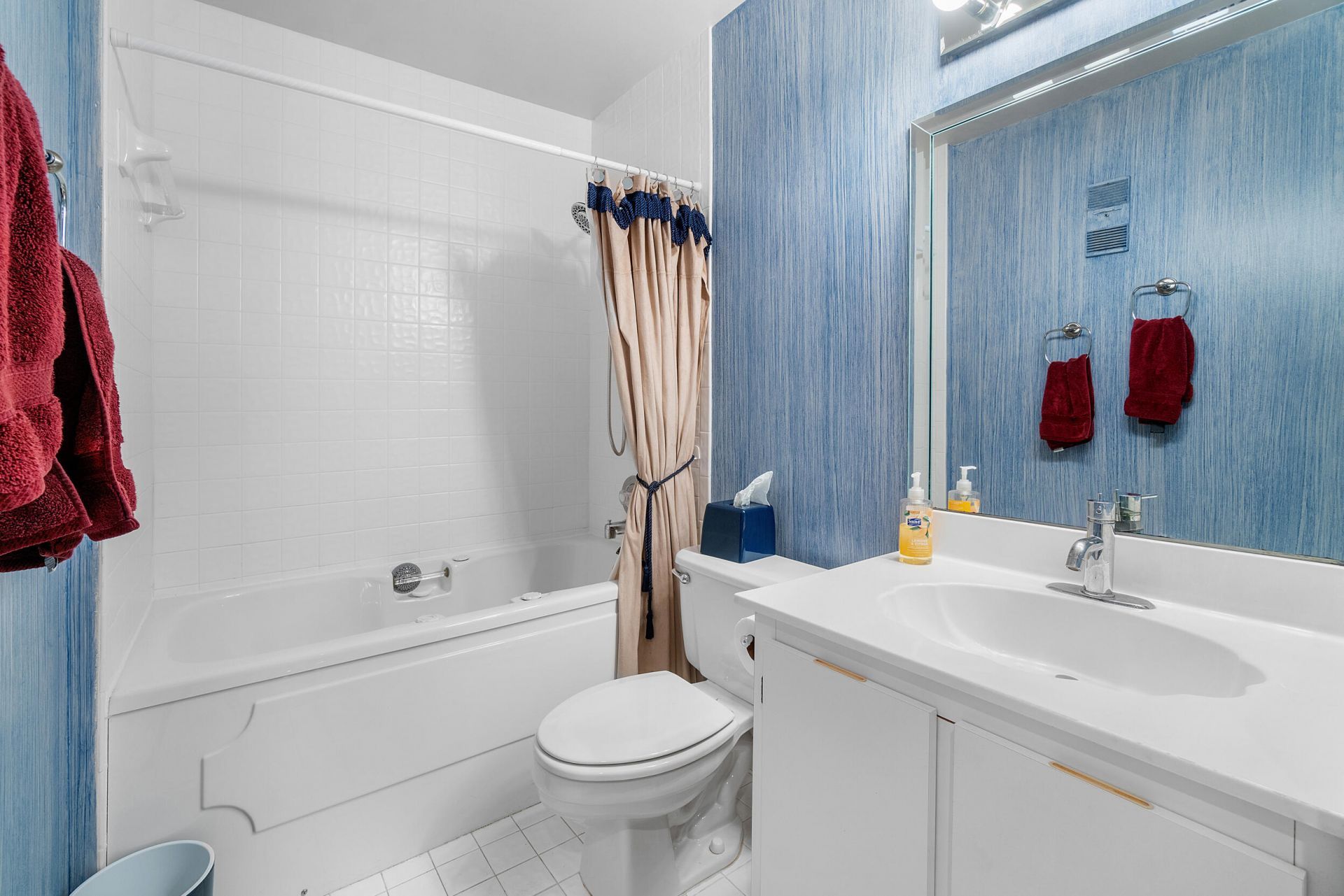 9829 Seacrest Circle, Unit 202, Boynton Beach, FL 33437 Photo