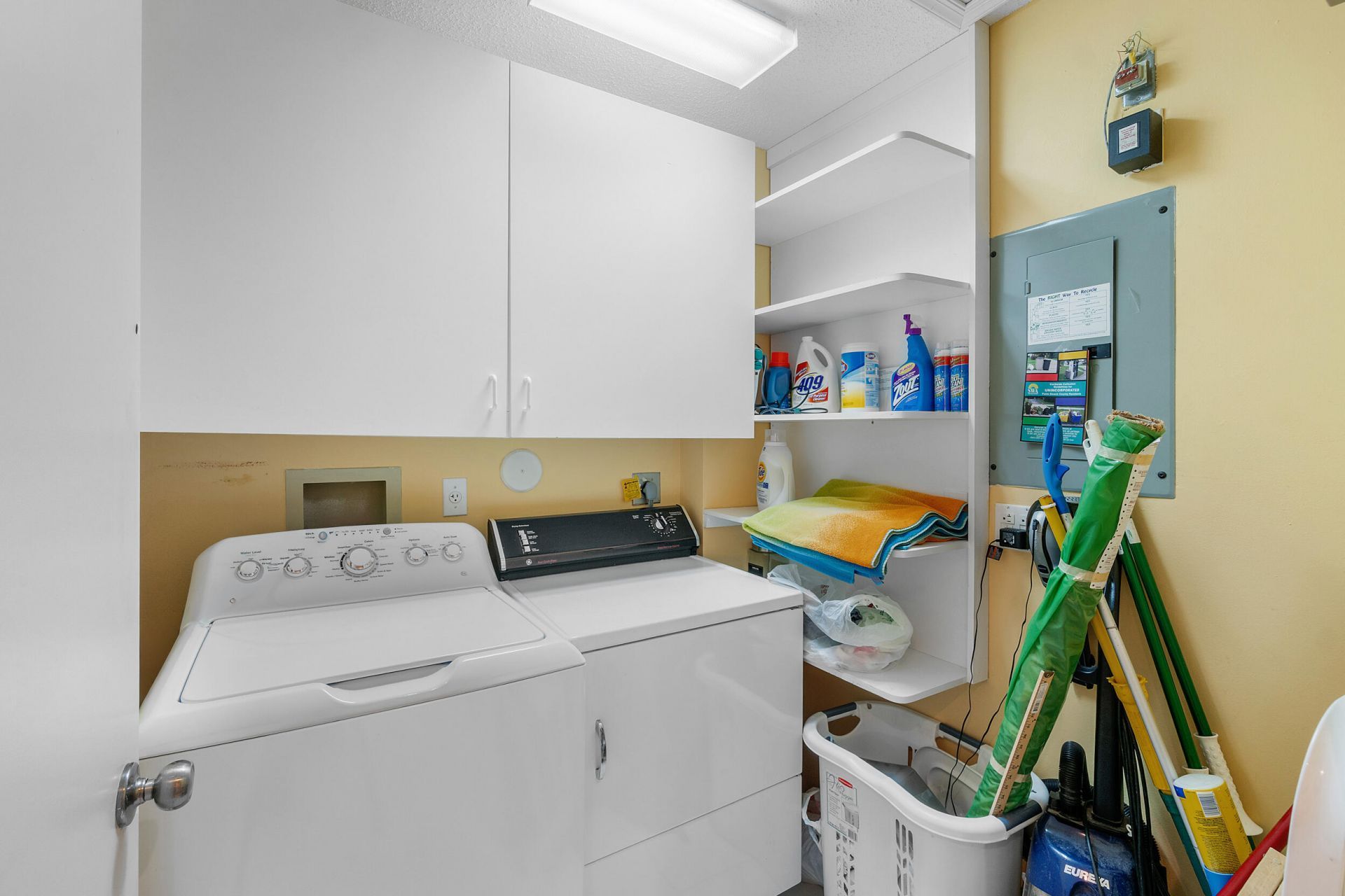 9829 Seacrest Circle, Unit 202, Boynton Beach, FL 33437 Photo