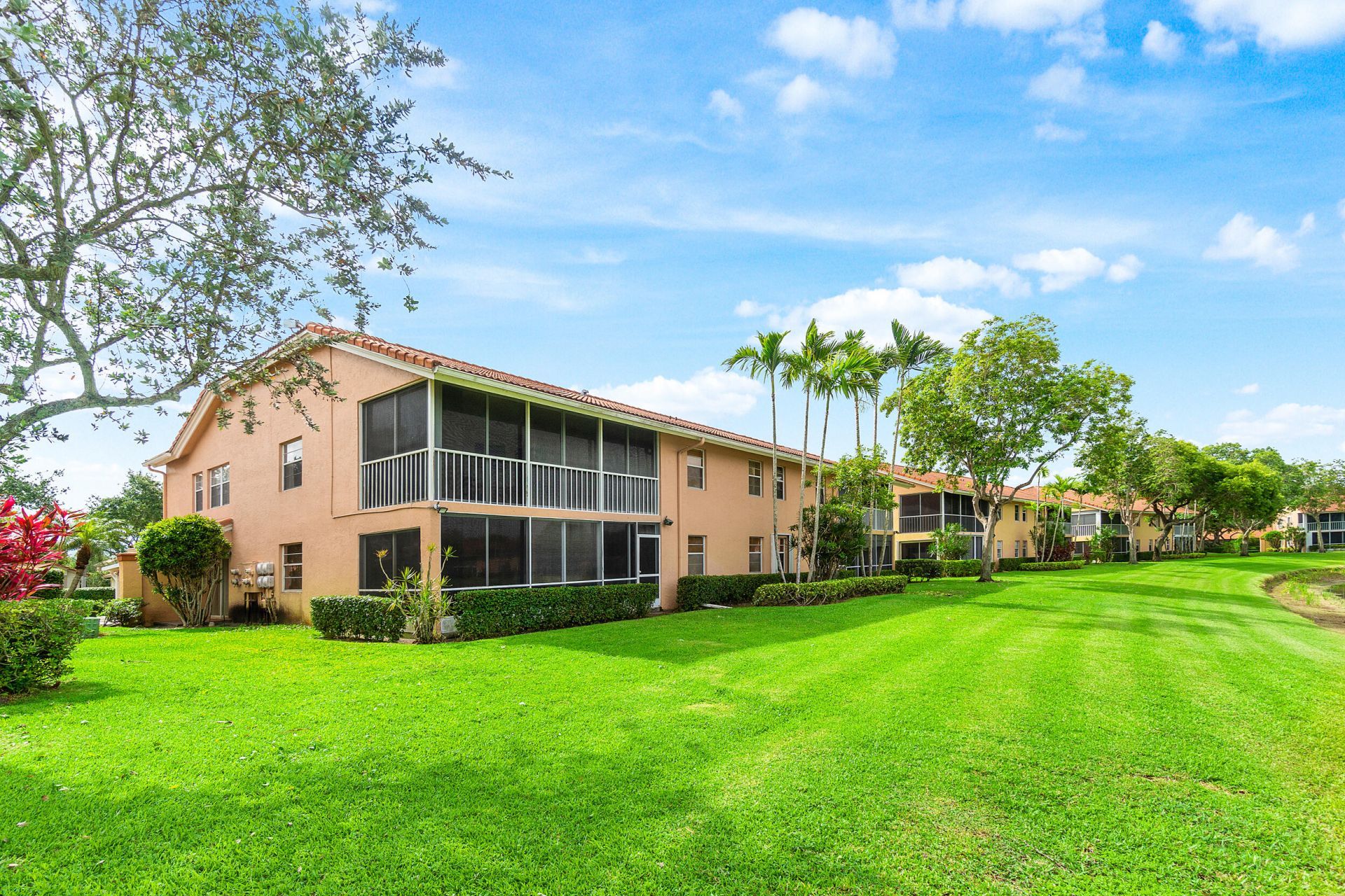 9829 Seacrest Circle, Unit 202, Boynton Beach, FL 33437 Photo
