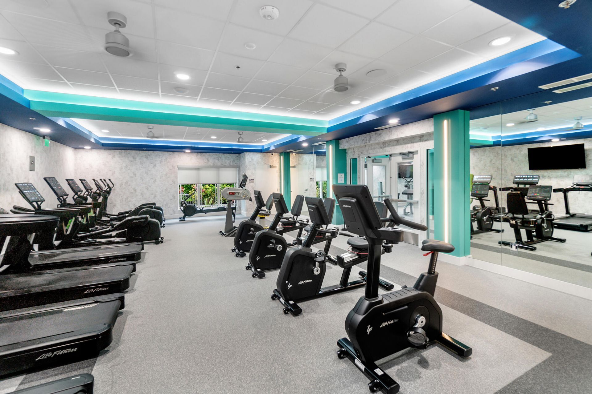 9829 Seacrest Circle, Unit 202, Boynton Beach, FL 33437 Photo