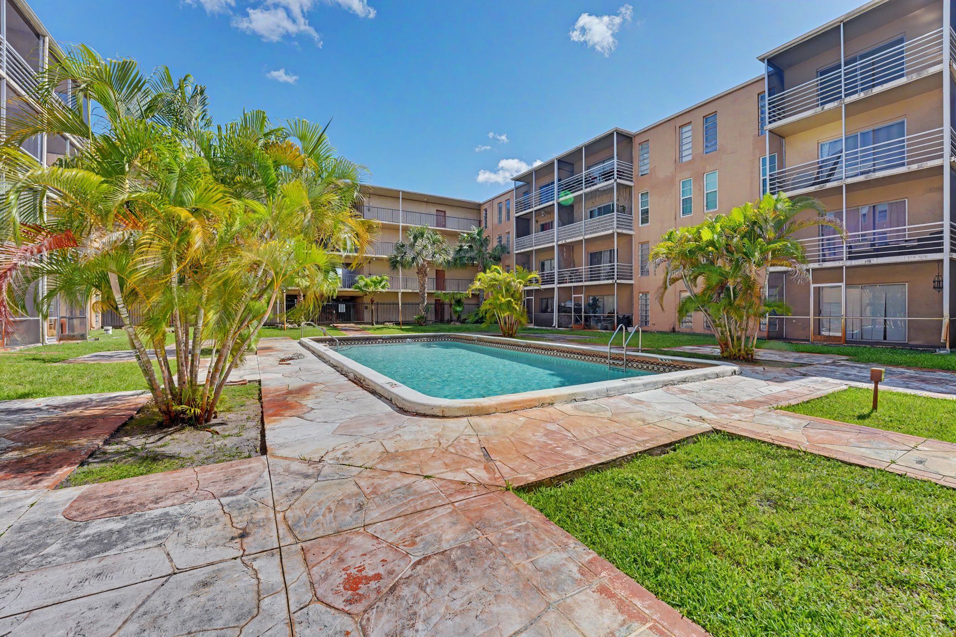4848 NW 24th, Unit 105, Lauderdale Lakes, FL 33313 Photo