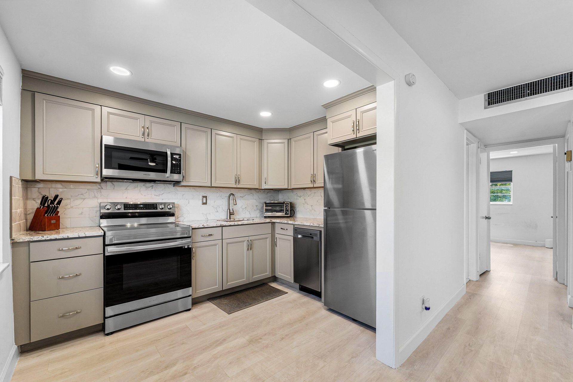 340 NW 19th Street, Unit 2020, Boca Raton, FL 33432 Photo