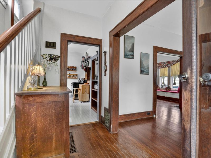 302 N Franklin Street, Delaware, OH 43015 Photo 6