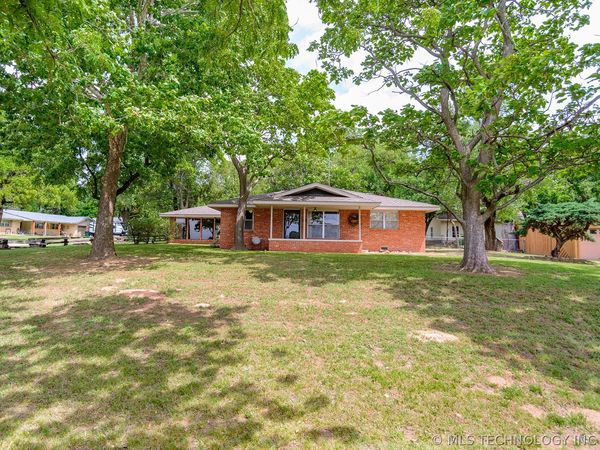 321 W Knipe Avenue , Perkins, OK 74059