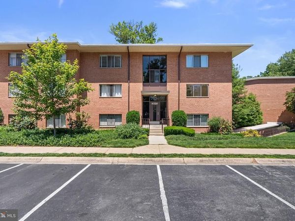10320 ROCKVILLE PIKE , Unit 401, NORTH BETHESDA, MD 20852