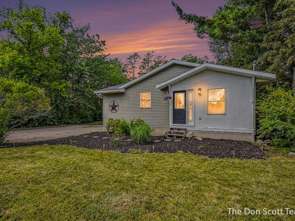 2911 5 Mile Road NE, Grand Rapids, MI 49525
