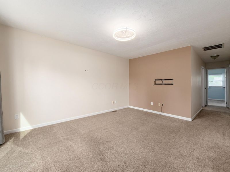 253 Washington Avenue , London, OH 43140 Photo 12