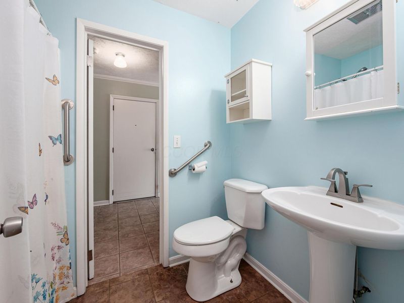 253 Washington Avenue , London, OH 43140 Photo 17