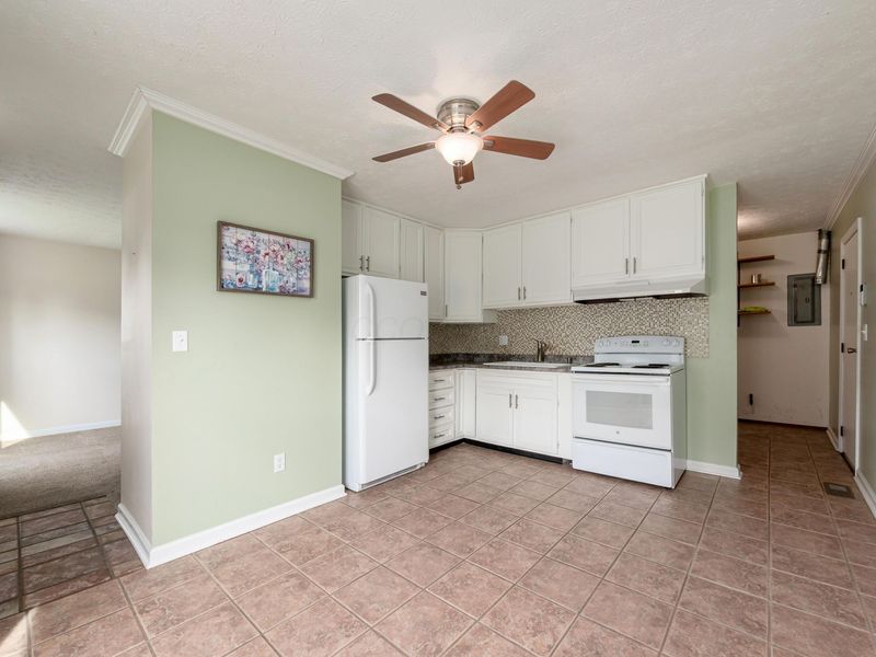 253 Washington Avenue , London, OH 43140 Photo 3
