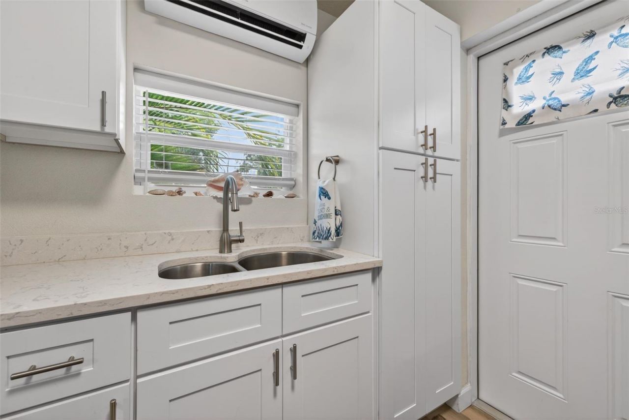 825 46th Street N, Unit B, Saint Petersburg, FL 33713 Photo