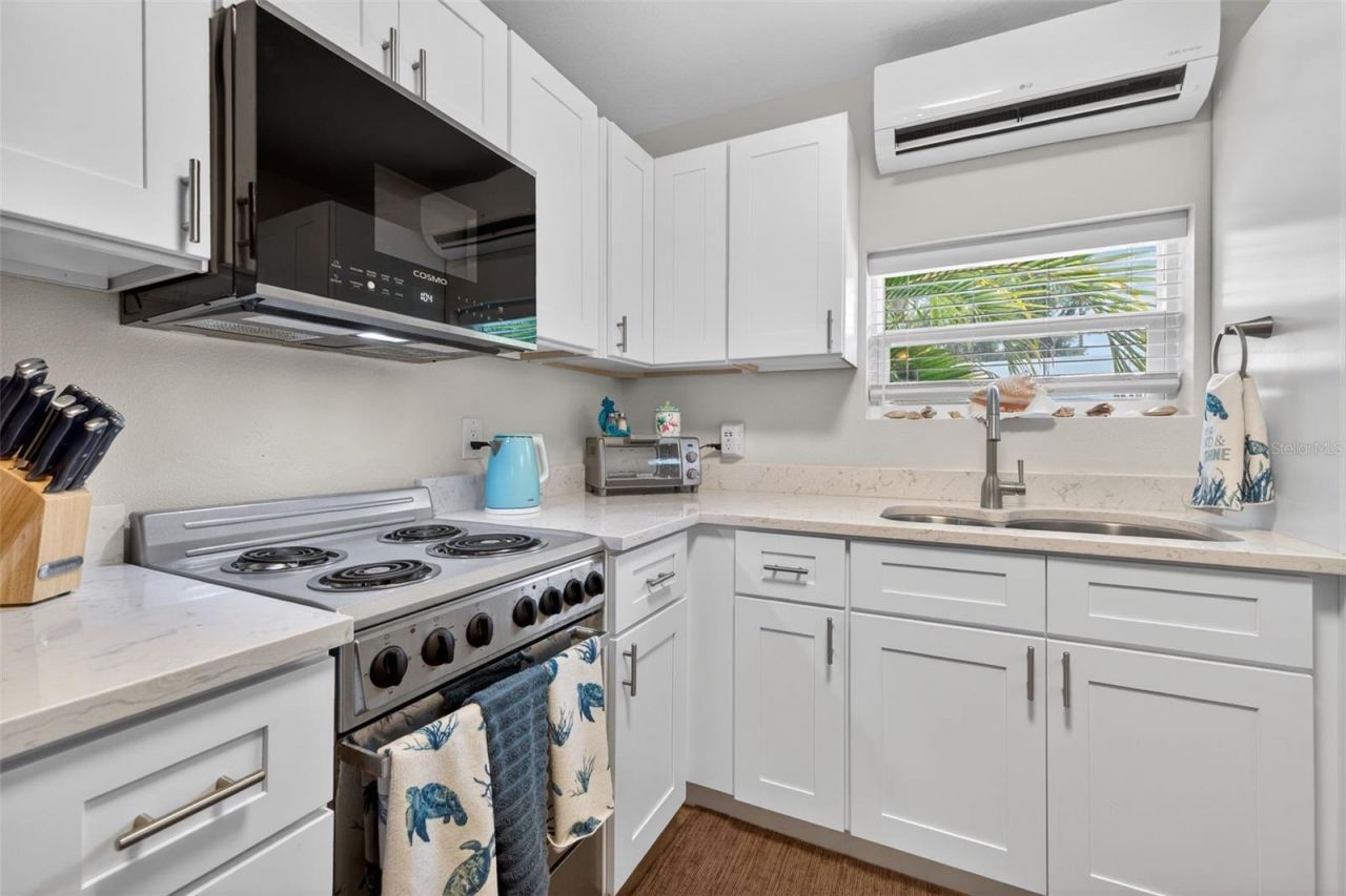 825 46th Street N, Unit B, Saint Petersburg, FL 33713 Photo