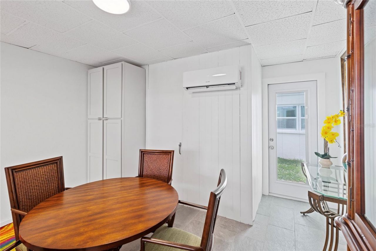 250 Rosery Road Nw, Unit 280, Largo, FL 33770 Photo