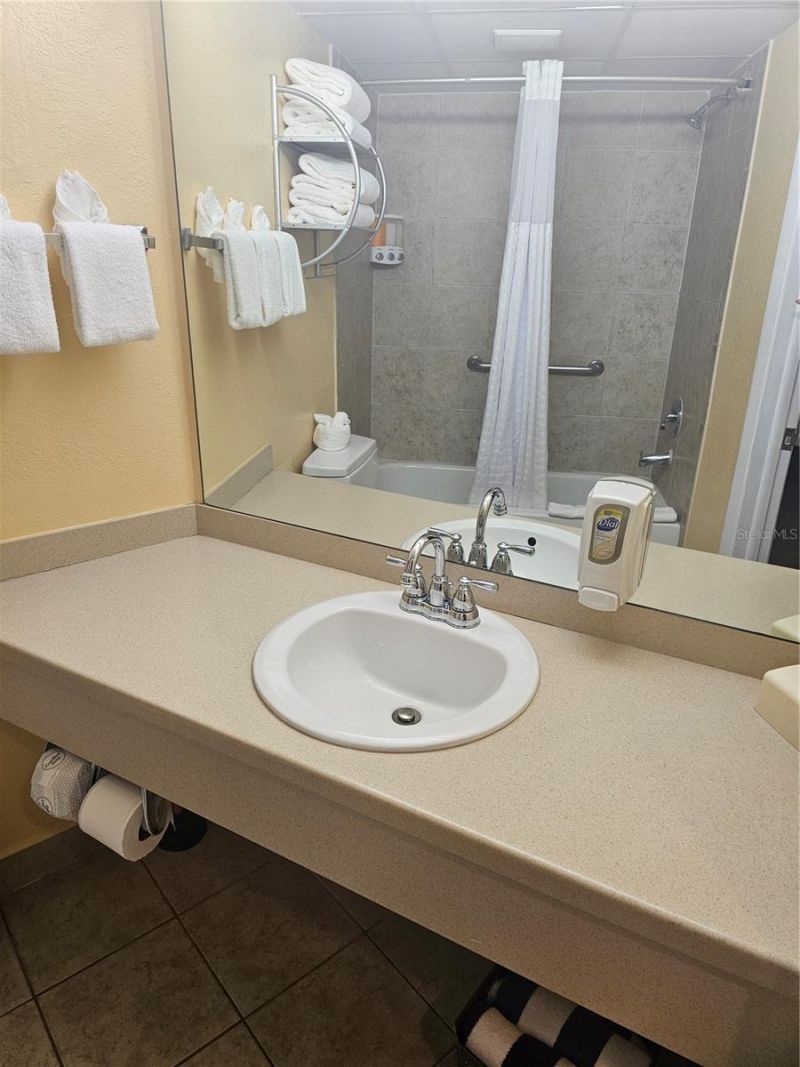 445 S Gulfview Boulevard, Unit 212, Clearwater Beach, FL 33767 Photo