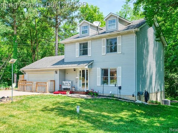 8639 Legrand Drive, Hamburg Twp, MI 48116