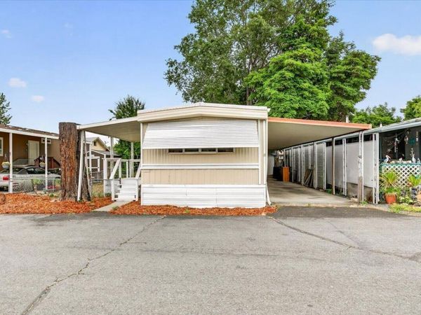 306 Sandlewood Drive, Grants Pass, OR 97526