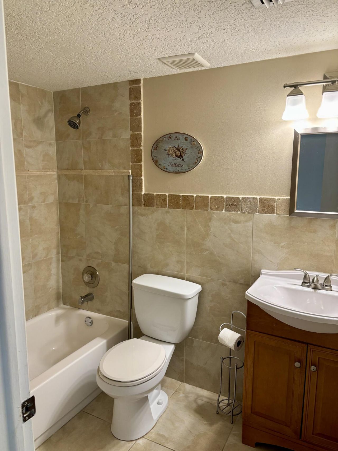 4040 Crystal Lake Drive, Unit 101, Pompano Beach, FL 33064 Photo
