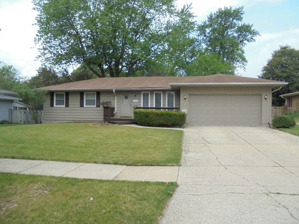 1130 Laurel Drive , Aurora, IL 60506
