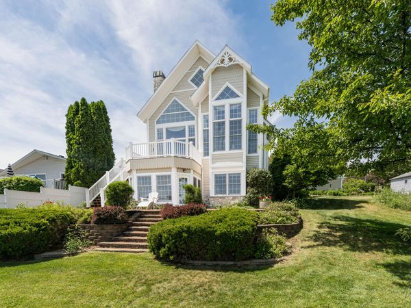 15311 S Barton Lake Drive, Vicksburg, MI 49097