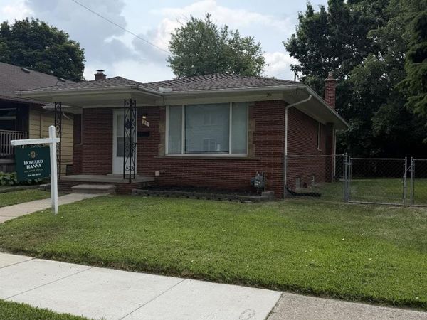25 W Auburn Street, Ecorse, MI 48229