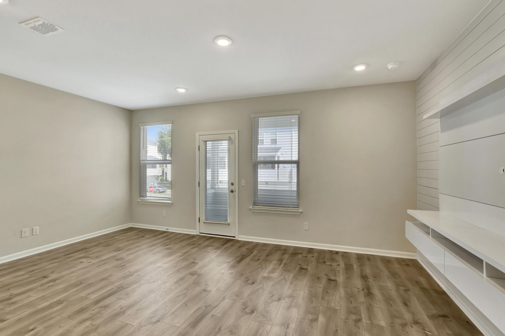 306 Pathfinder Way Photo 11