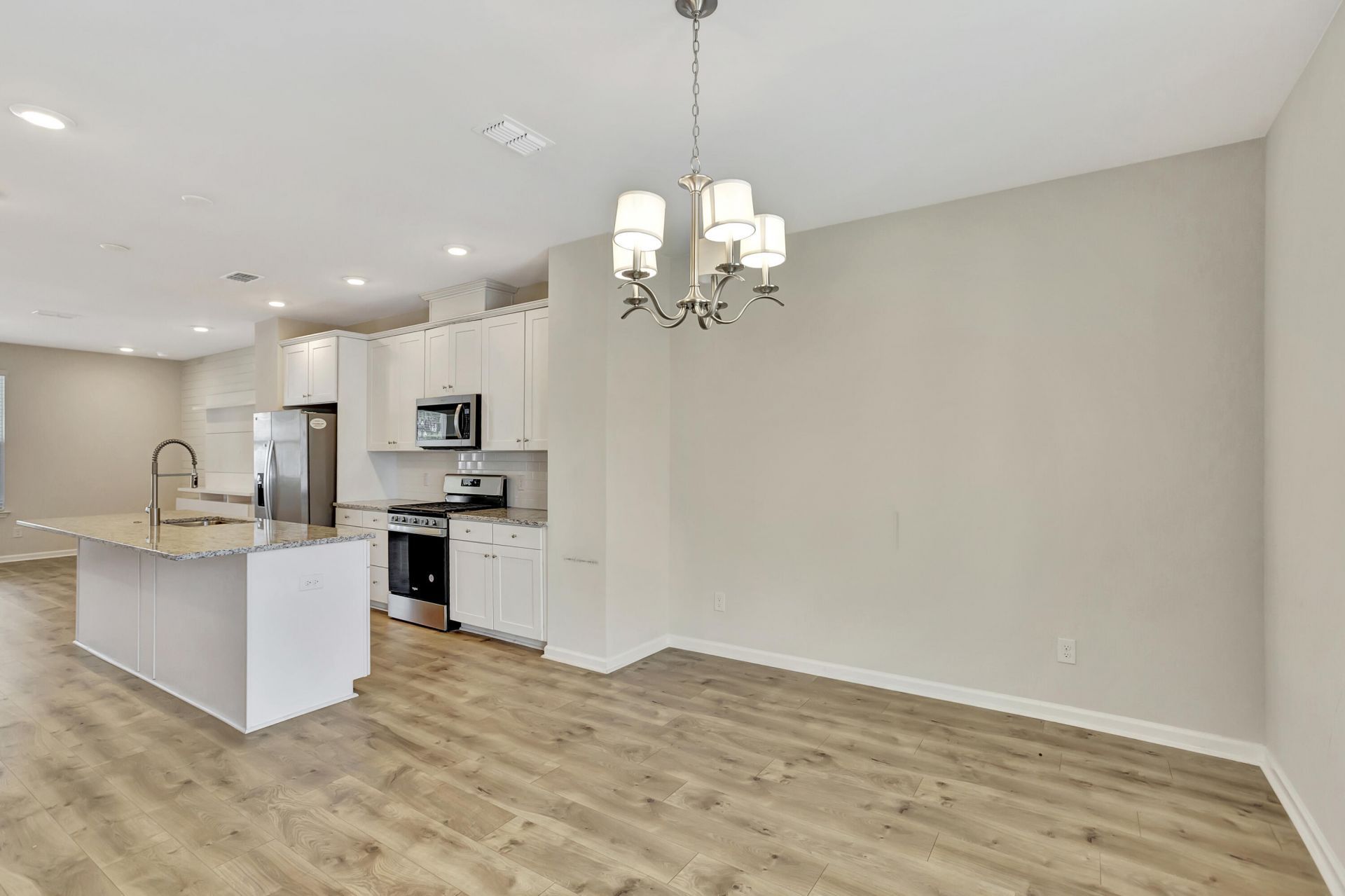 306 Pathfinder Way Photo 6