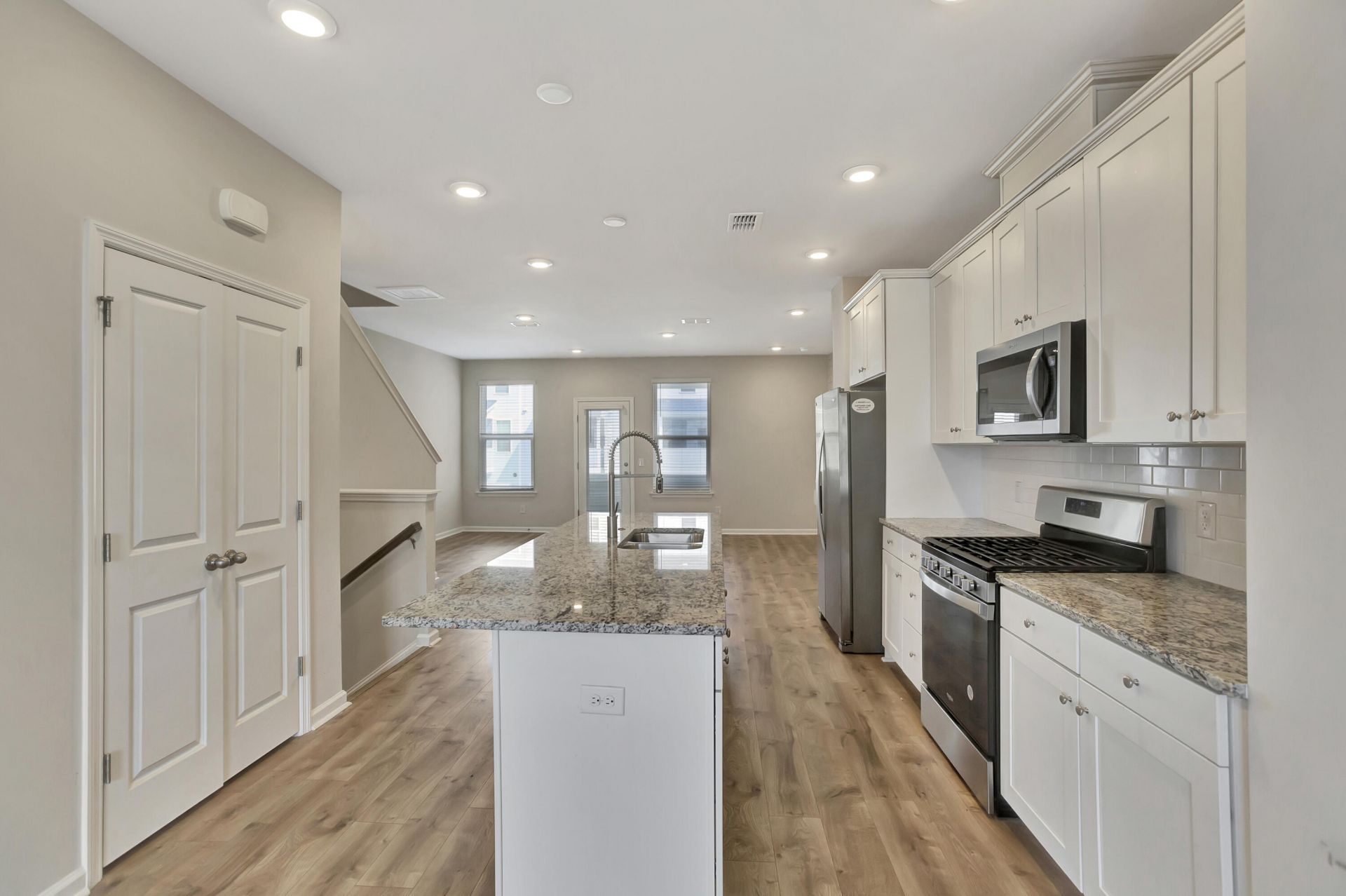 306 Pathfinder Way Photo 7