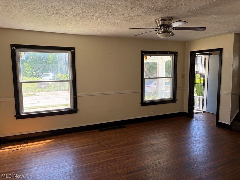 11905 Shadeland Avenue , Cleveland, OH 44108 Photo 2