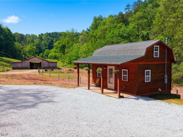 2068 Racy Road, Petroleum, WV 26161