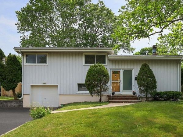 88 North Glenwood Rd, Fanwood, NJ 07023