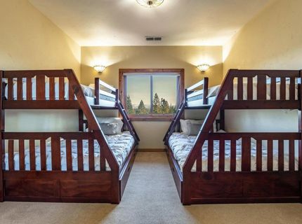 16725 Skislope Way, Unit #5, Truckee, CA 96161 Photo