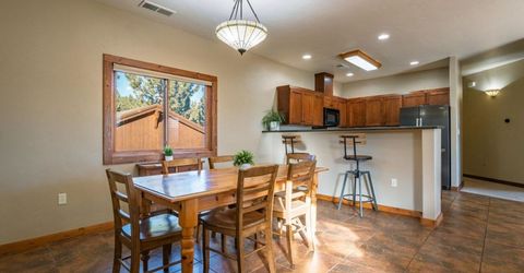 16725 Skislope Way, Unit #5, Truckee, CA 96161 Photo