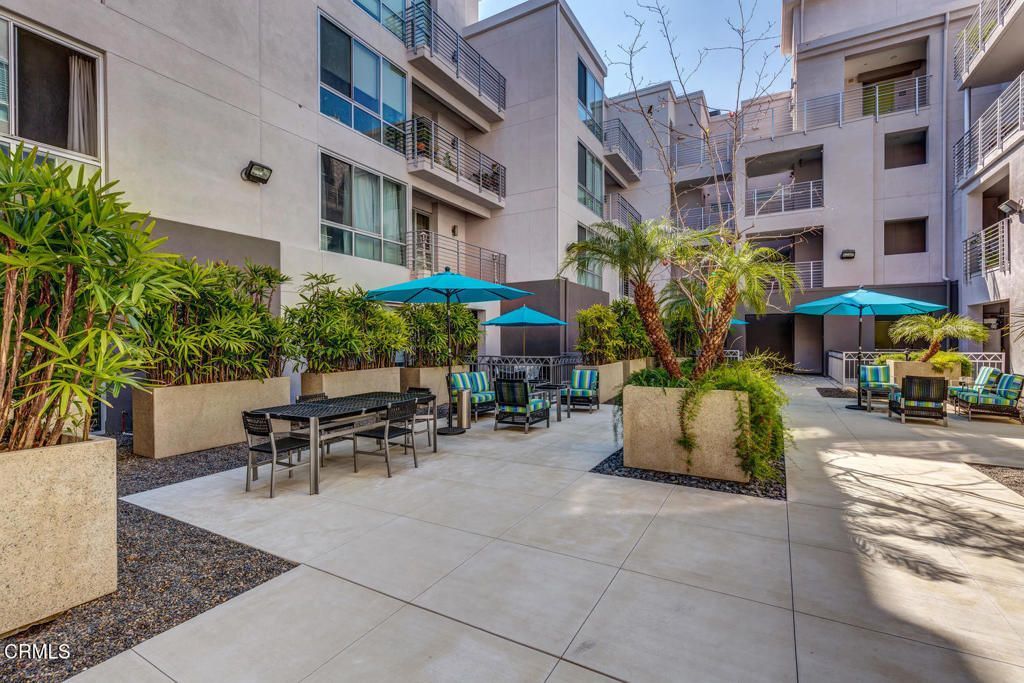 111 S De Lacey Avenue, Unit 204, Pasadena, CA 91105 Main Photo