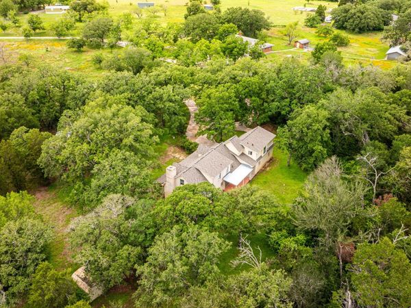 272 Old Coach LN , Elgin, TX 78621