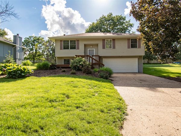 1148 Pinehurst Lane, Norwalk, IA 50211