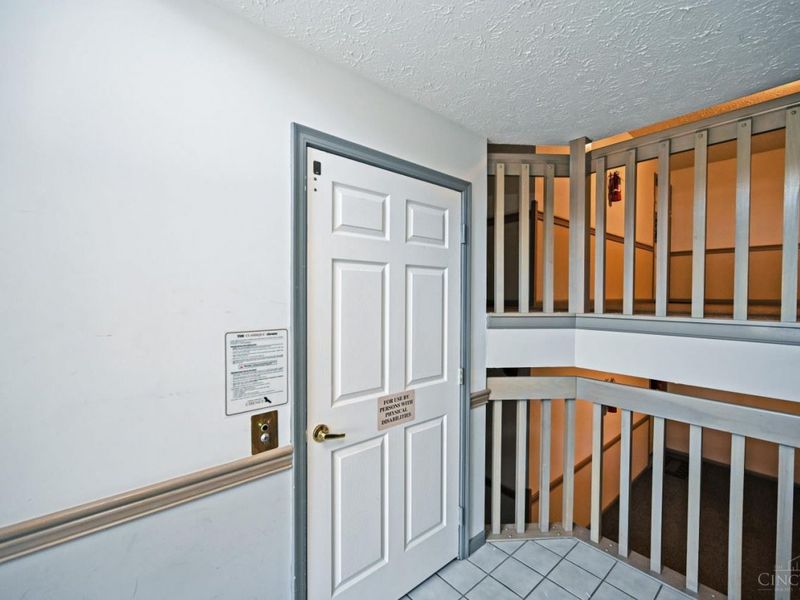 5761 Cheviot Road, Unit 3C, Green Township, OH 45247 Photo 4