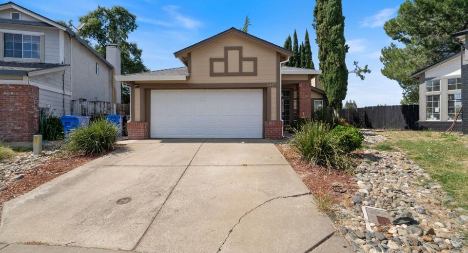 6427 Canyon Creek Way, Elk Grove, CA 95758 Photo