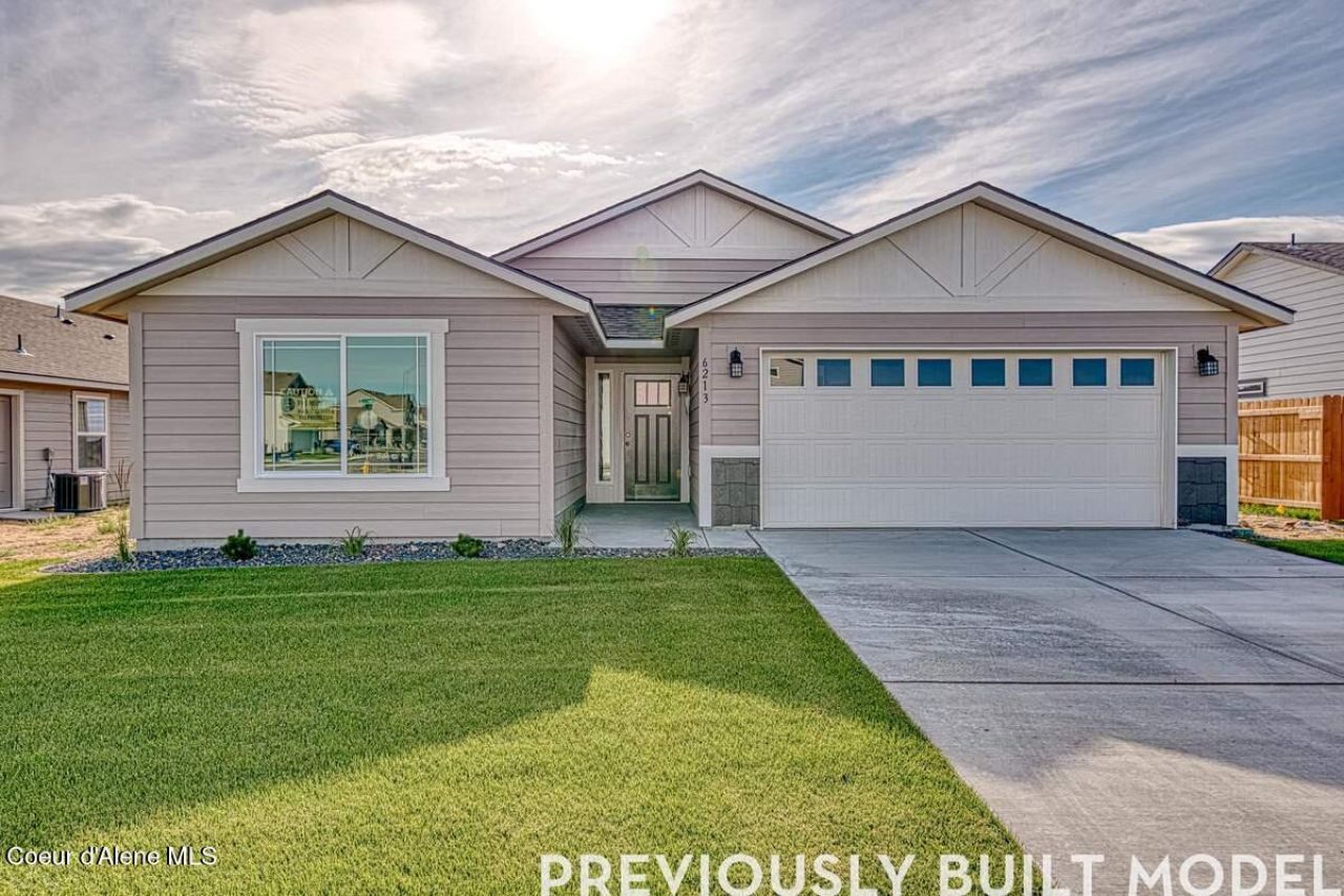 6179 W Pelican Lp, Rathdrum, ID 83858 Main Photo